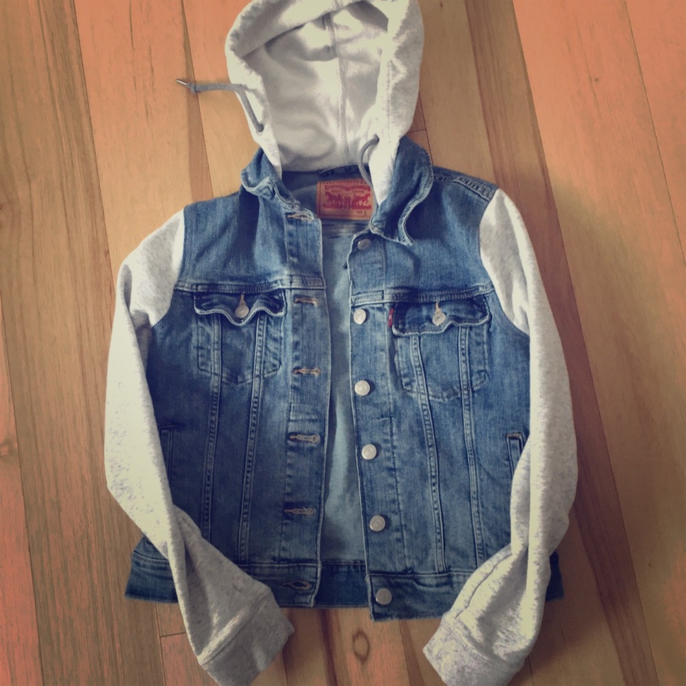 Levi Strauss denim/hoodie jacket, size small!